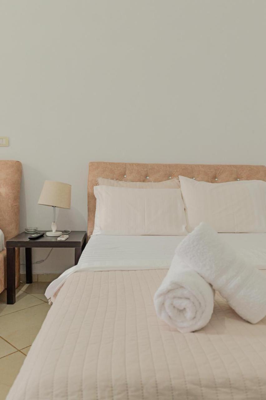 Sunflower Hotel Ксамил Екстериор снимка