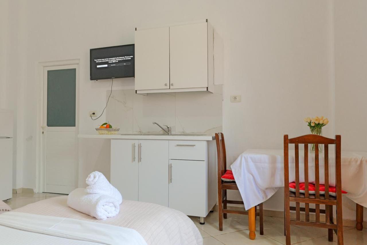 Sunflower Hotel Ксамил Екстериор снимка