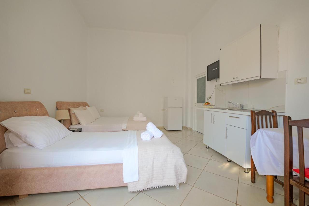 Sunflower Hotel Ксамил Екстериор снимка