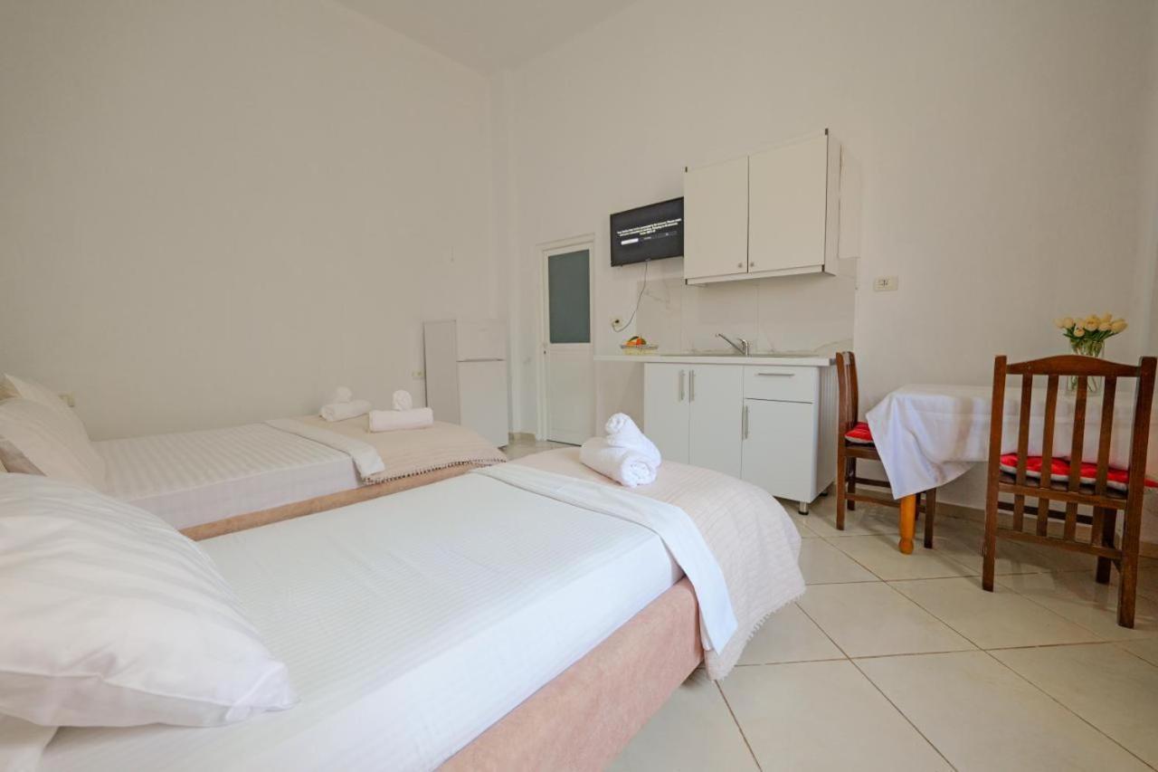 Sunflower Hotel Ксамил Екстериор снимка