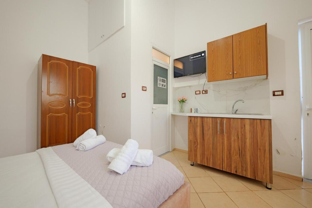 Sunflower Hotel Ксамил Екстериор снимка