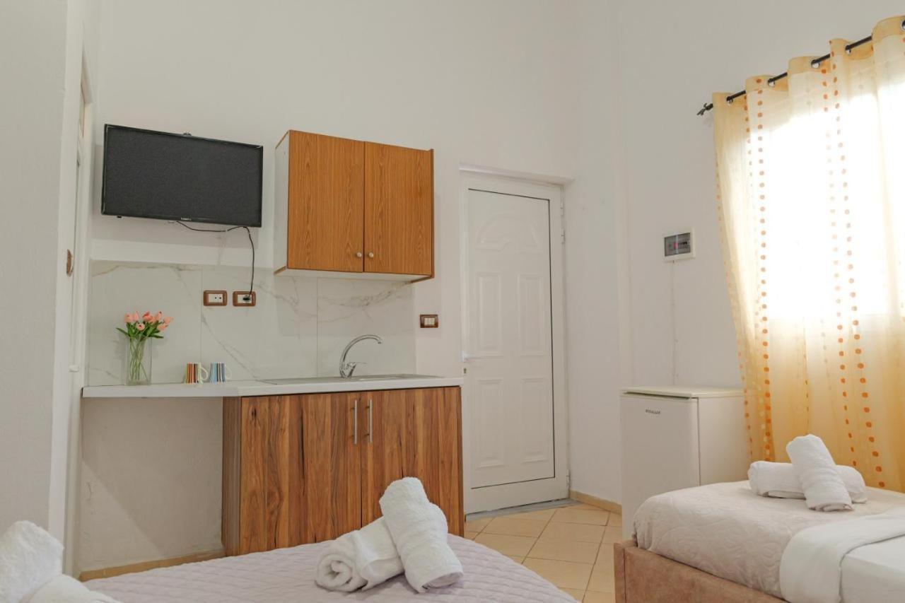 Sunflower Hotel Ксамил Екстериор снимка